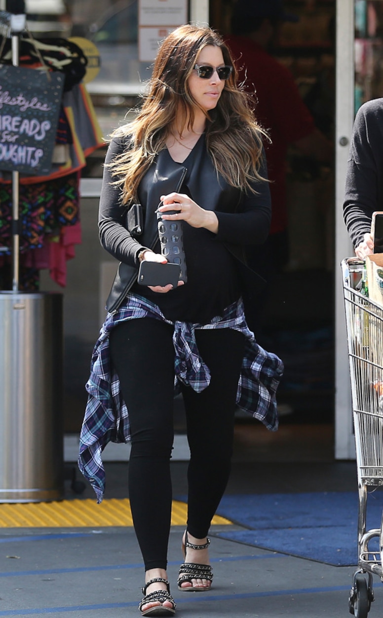 Photos from Jessica Biel's Pregnancy Style - E! Online